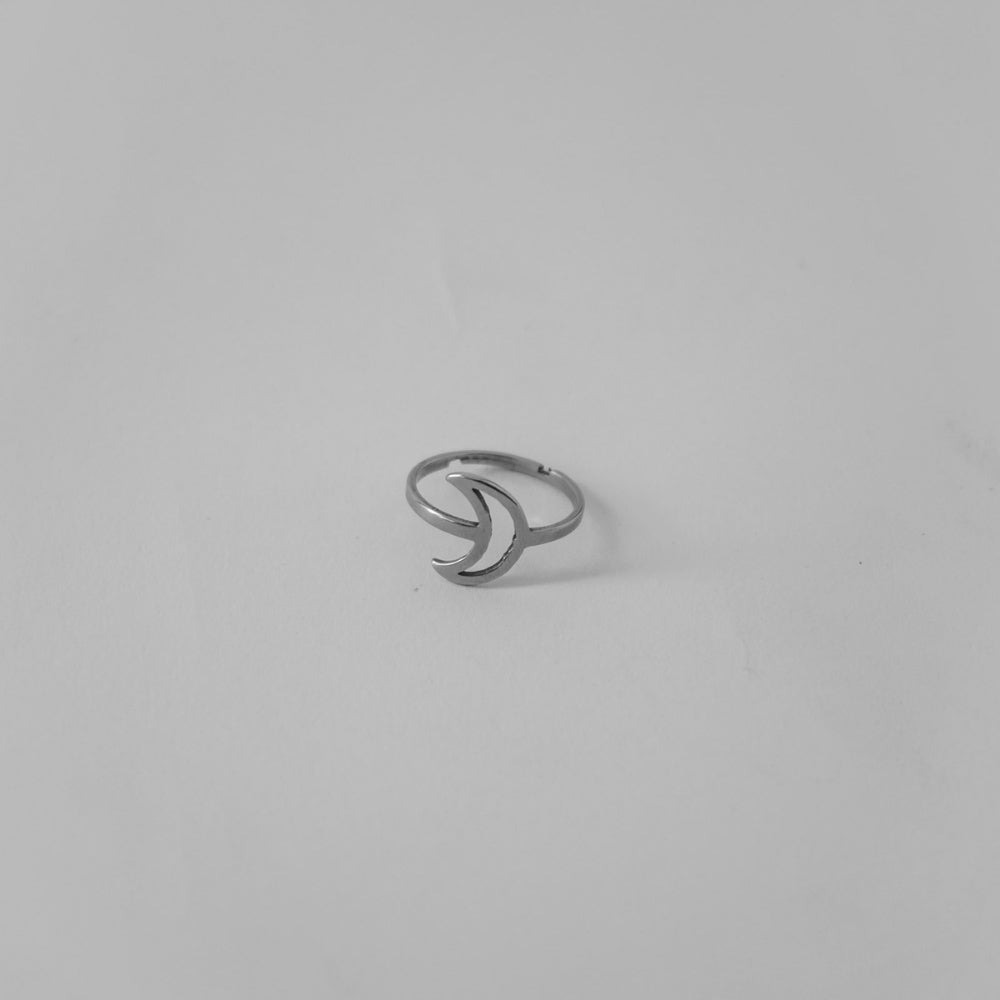 Hierarchy Studios - Crescent Moon Ring