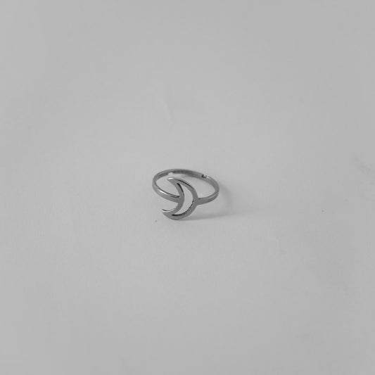 Hierarchy Studios - Crescent Moon Ring