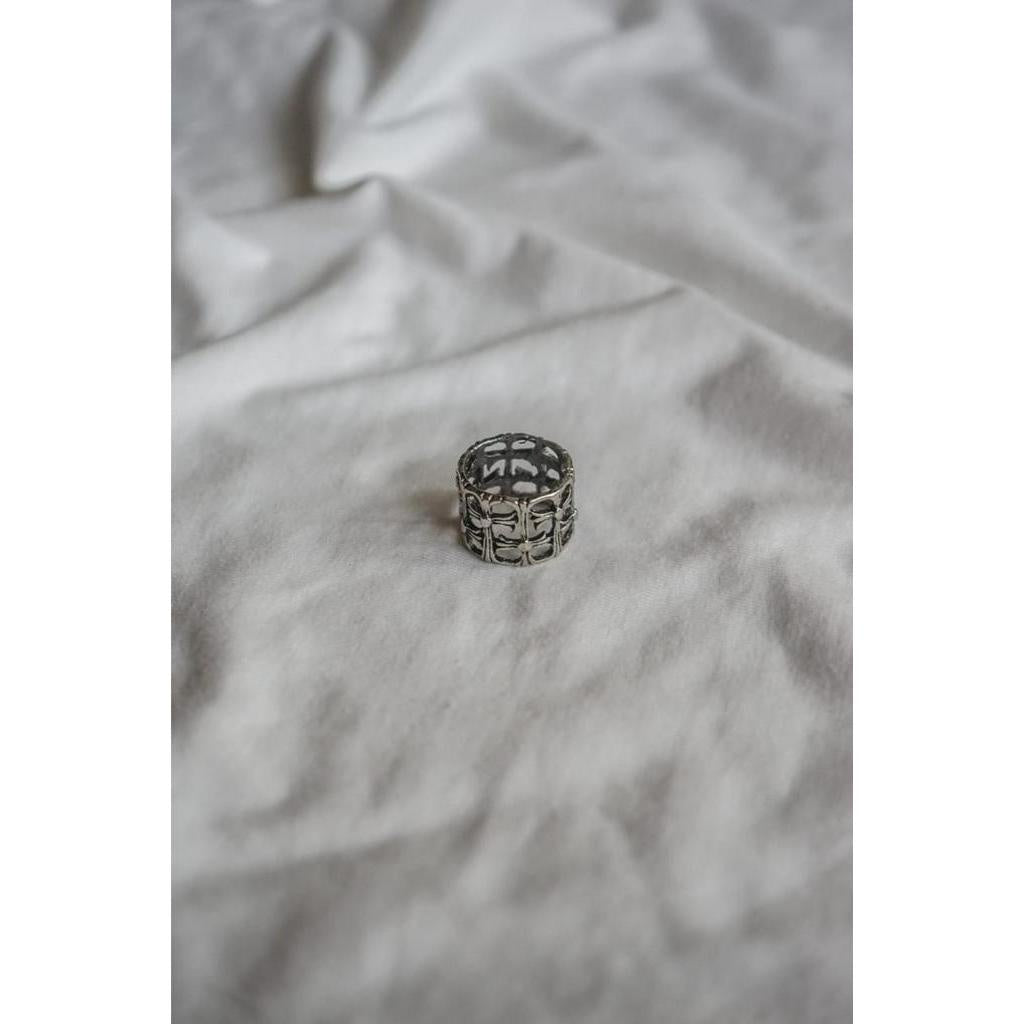 Hierarchy Studios - Circle Vintage Cross Ring