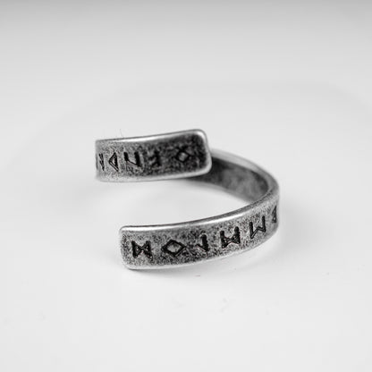 Hierarchy Studios -  Runic Circle Vintage Ring