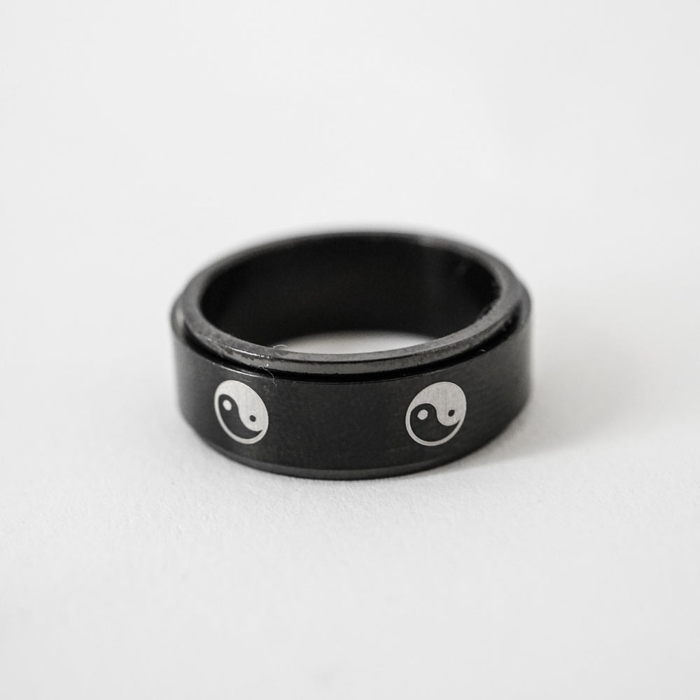 Hierarchy Studios - Rotating Yin Yang Ring